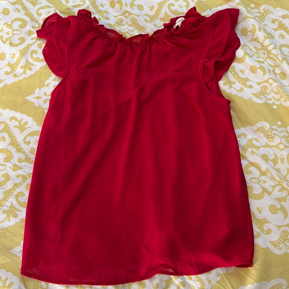 Flutter sleeve sweetheart red top in excellent condition, barely worn
